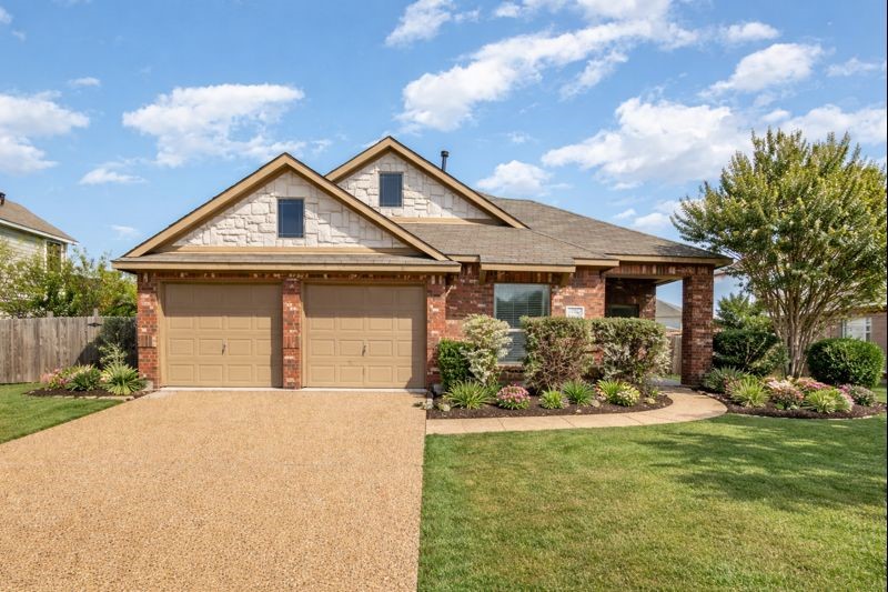 724 Candle Meadow Boulevard Desoto TX 75115