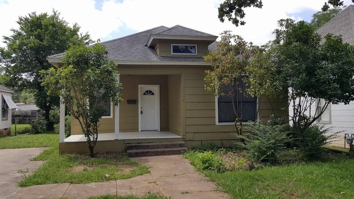 1326 W Bond Street Denison TX 75020