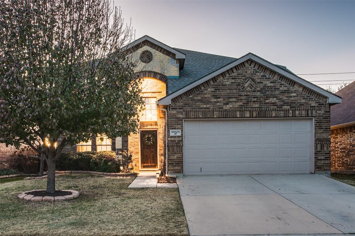10529 Rising Knoll Lane Fort Worth TX 76131