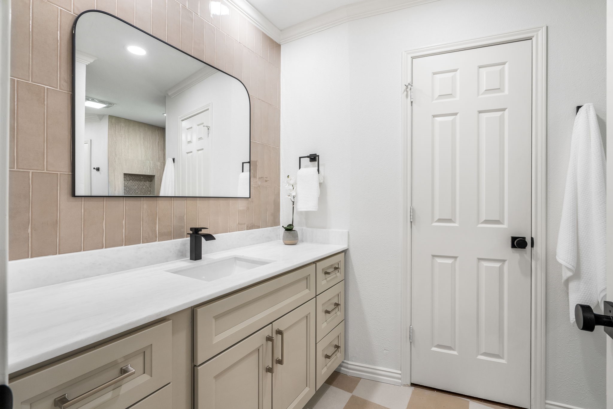 2809 Greg Drive Bedford TX 76021