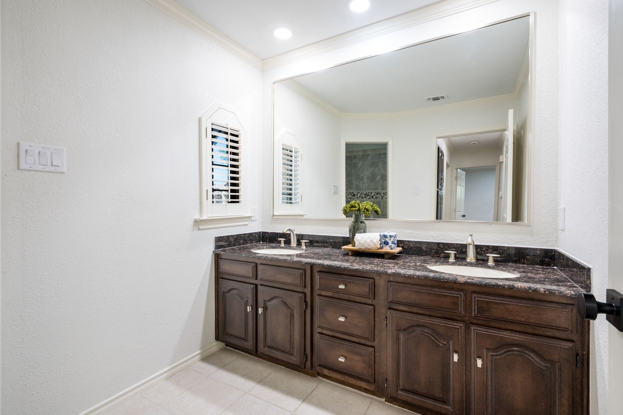 2809 Greg Drive Bedford TX 76021