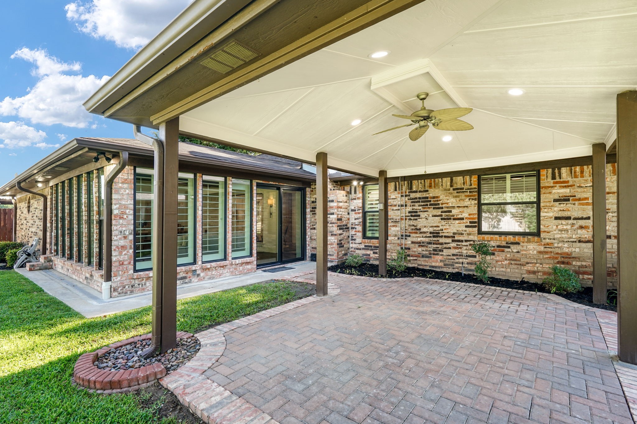 2809 Greg Drive Bedford TX 76021