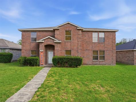 1424 Bumble Bee Drive Lancaster TX 75134