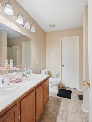 1424 Bumble Bee Drive Lancaster TX 75134
