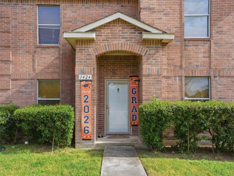 1424 Bumble Bee Drive Lancaster TX 75134