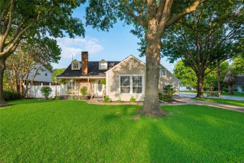 1007 S Houston Street Kaufman TX 75142