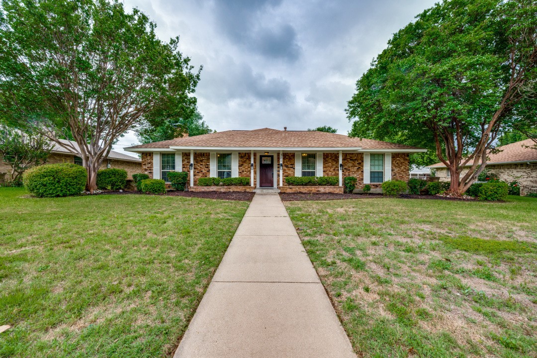 301 Hillcrest Drive Midlothian TX 76065