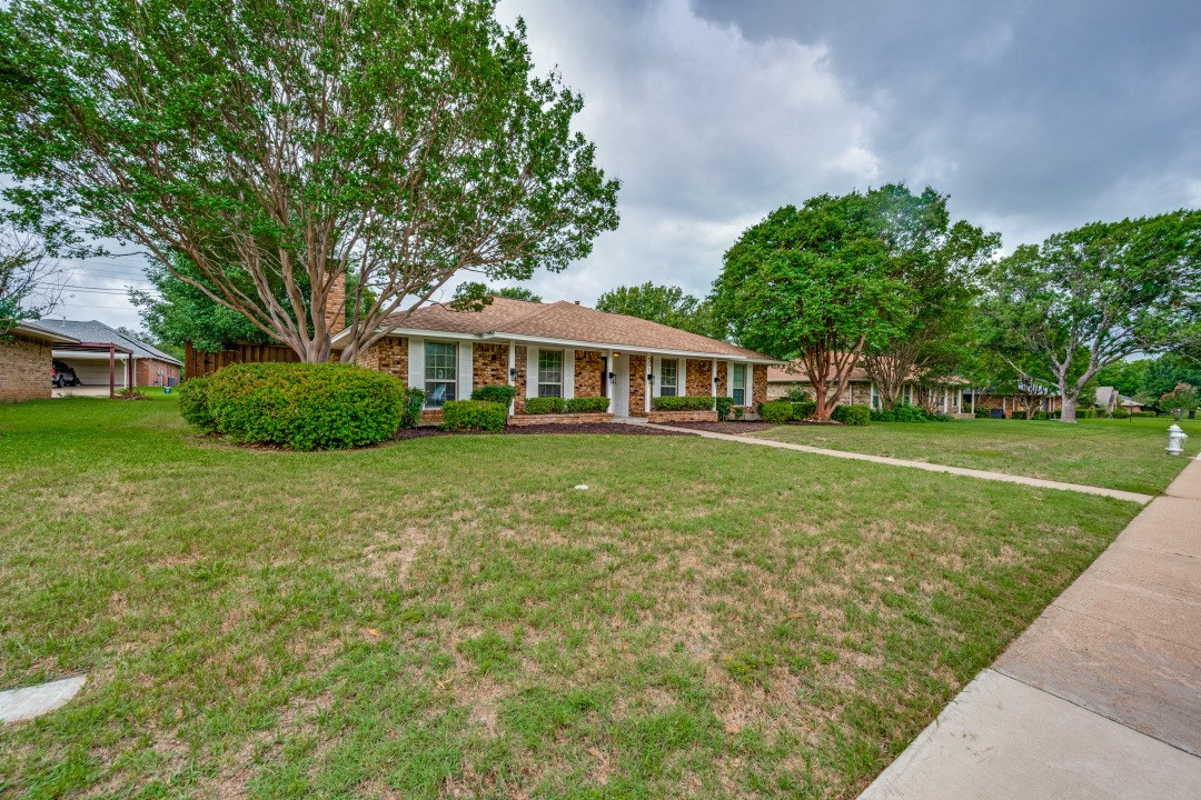 301 Hillcrest Drive Midlothian TX 76065