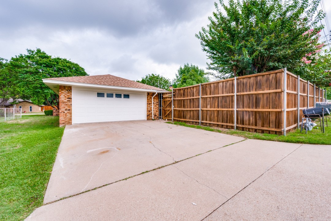 301 Hillcrest Drive Midlothian TX 76065