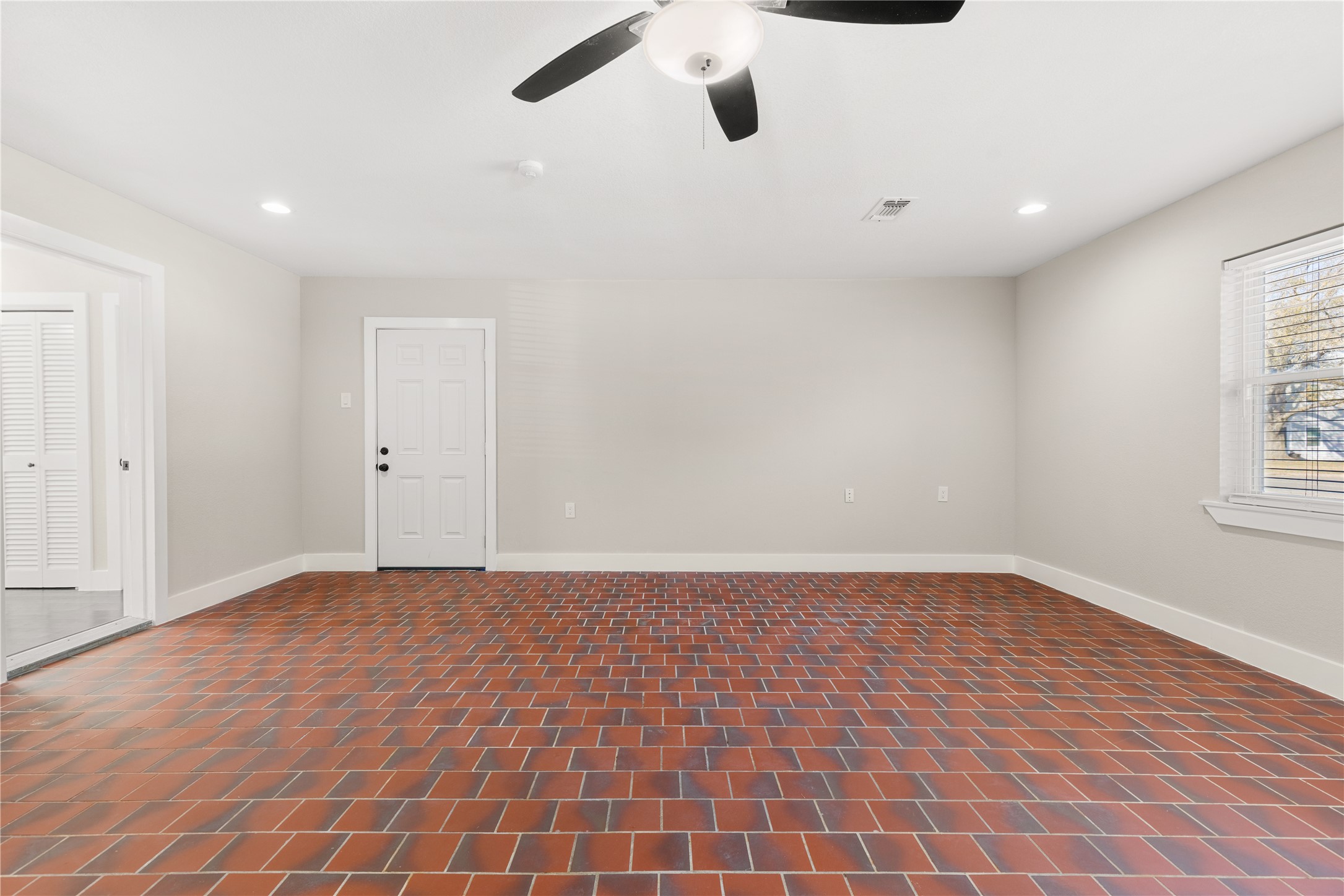 1000 La Villeta Street Mexia TX 76667