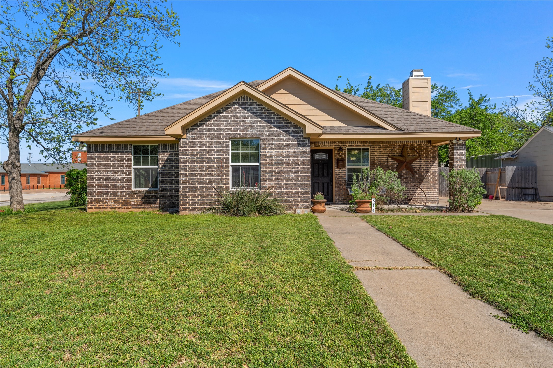 814 N Harrison Street West TX 76691
