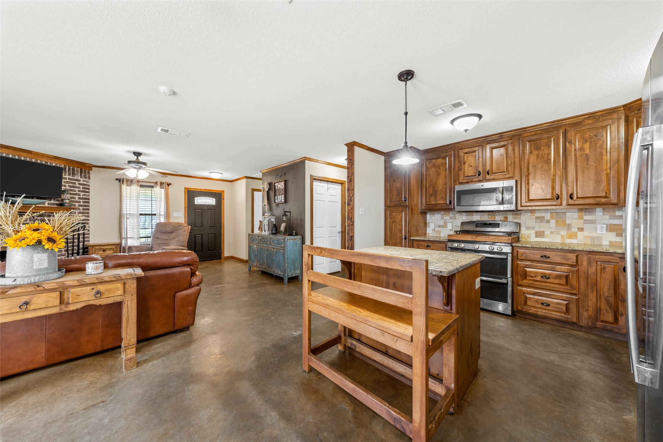 814 N Harrison Street West TX 76691