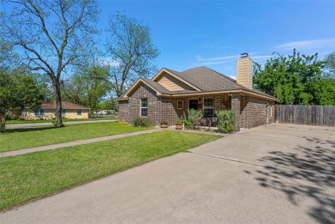 814 N Harrison Street West TX 76691