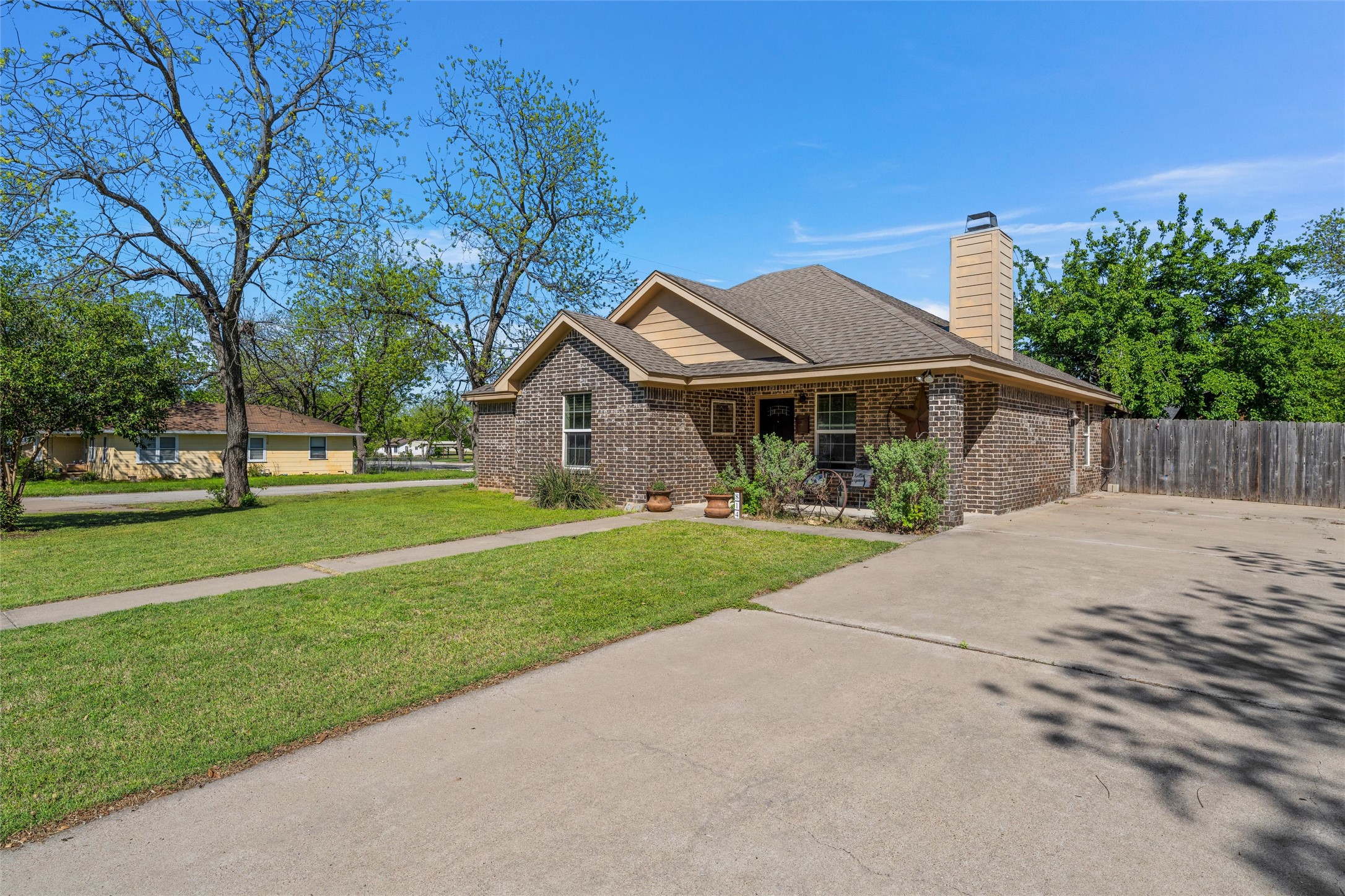 814 N Harrison Street West TX 76691
