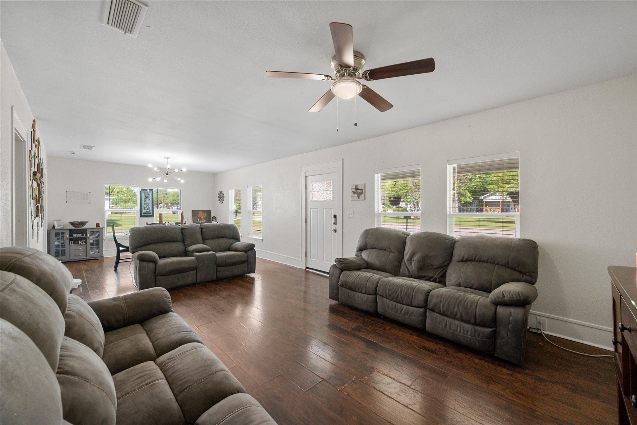 2215 W Park Row Boulevard Corsicana TX 75110