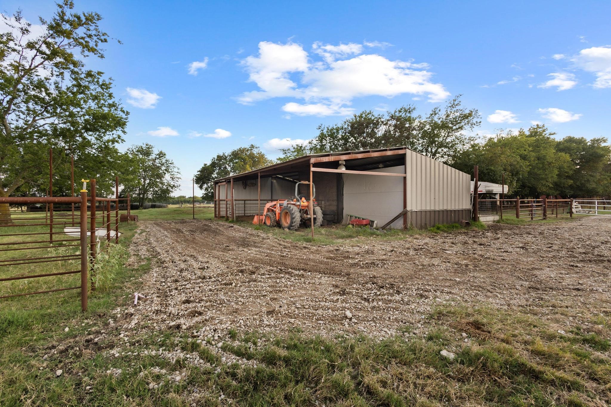 5285 County Road 3226 Lone Oak TX 75453