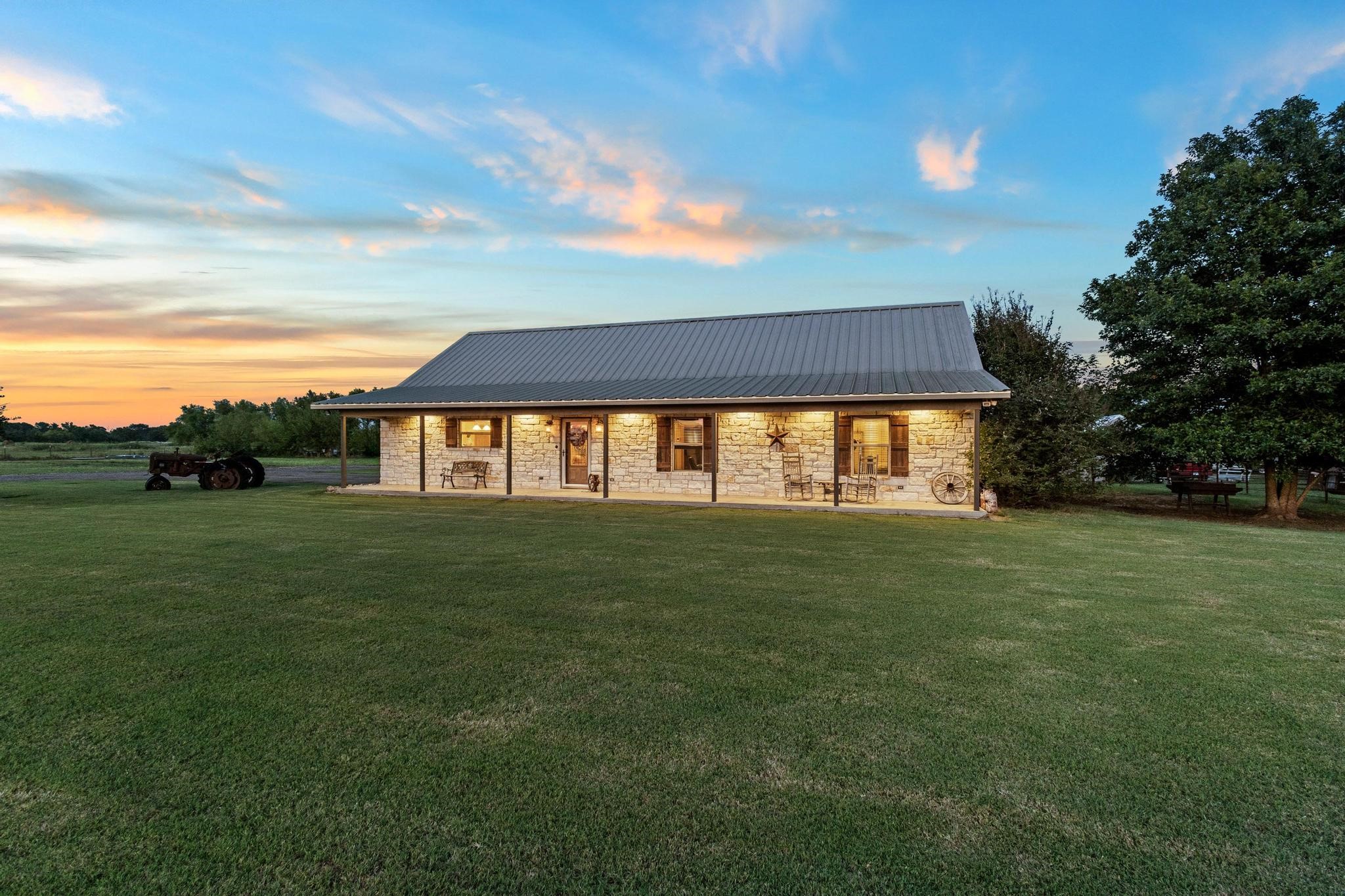 5285 County Road 3226 Lone Oak TX 75453