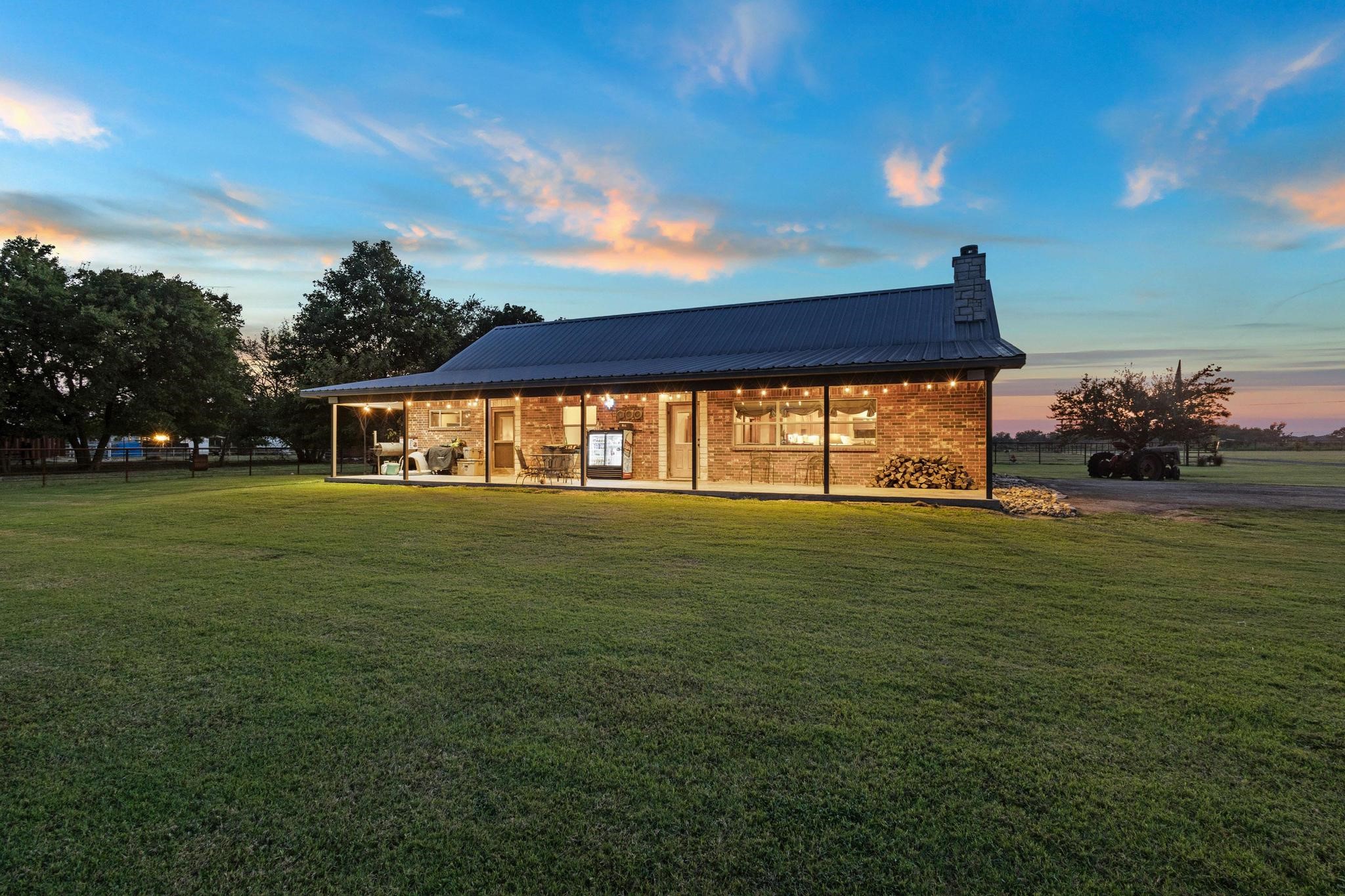 5285 County Road 3226 Lone Oak TX 75453