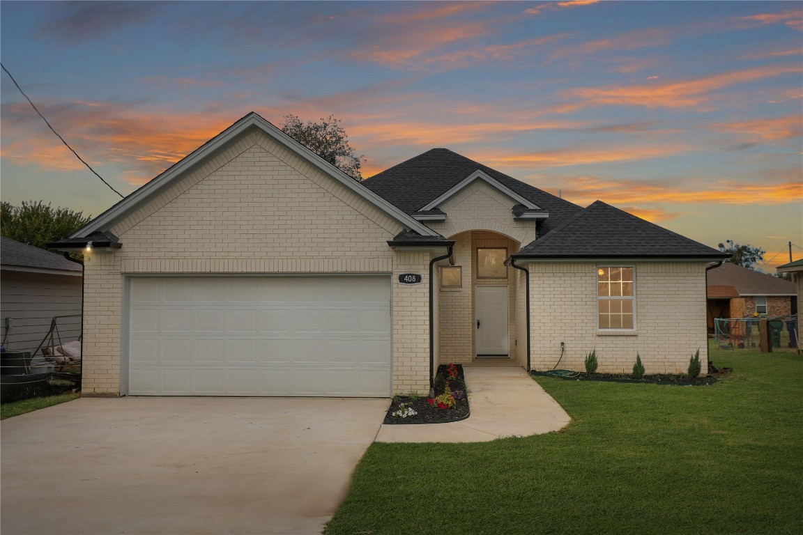 408 W Broad Street Pilot Point TX 76258