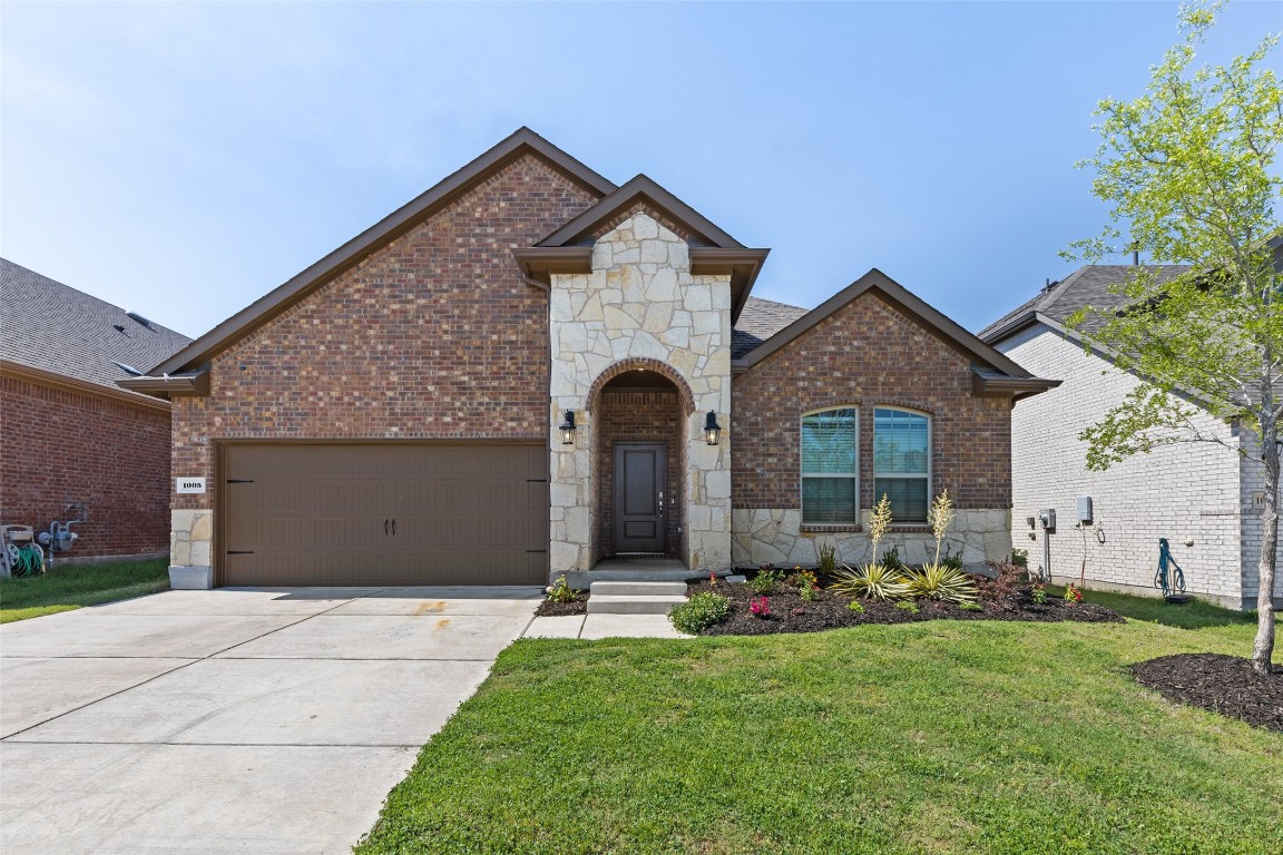 1005 Azure Lane Celina TX 75009