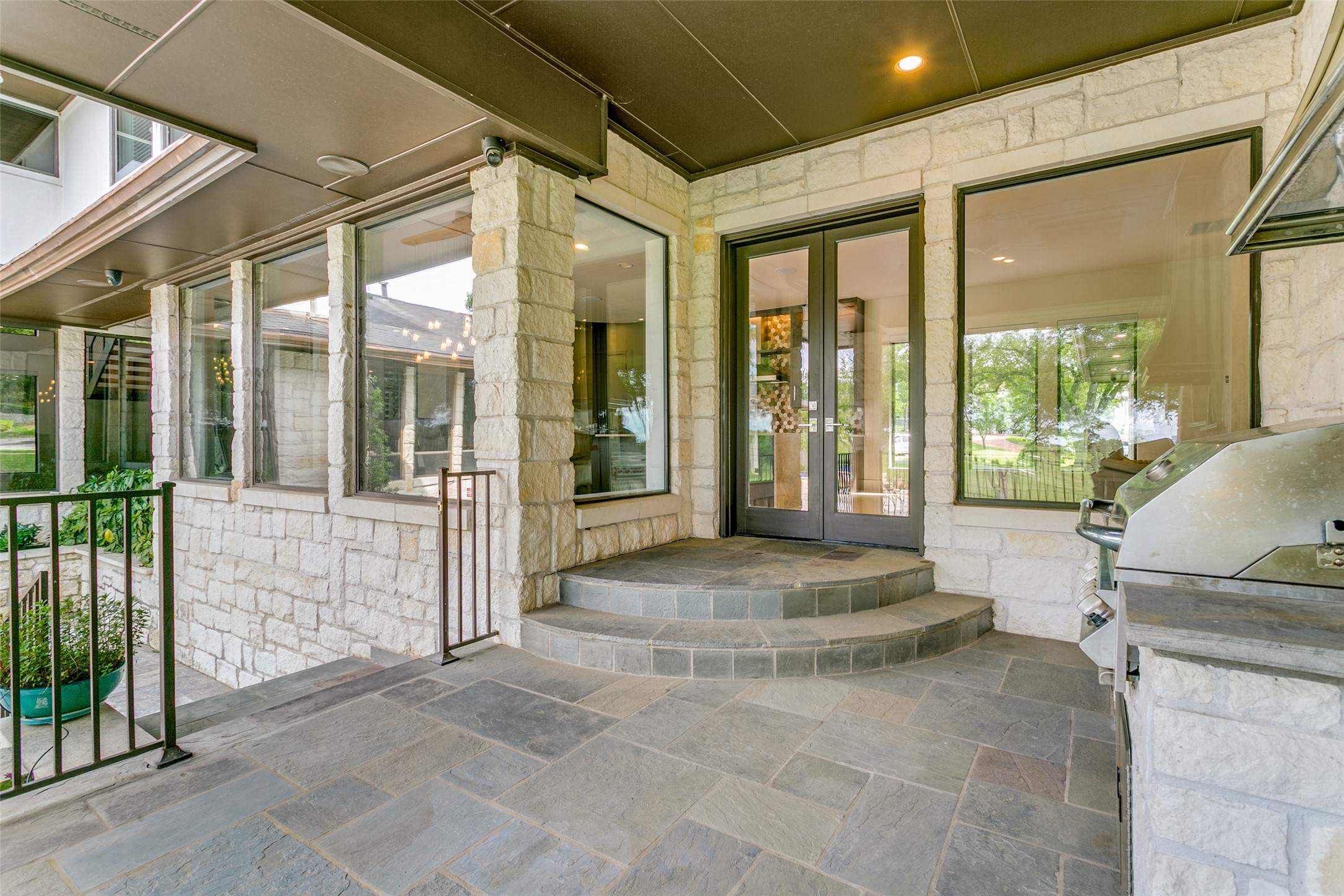 1505 Cottonwood Valley Circle N Irving TX 75038