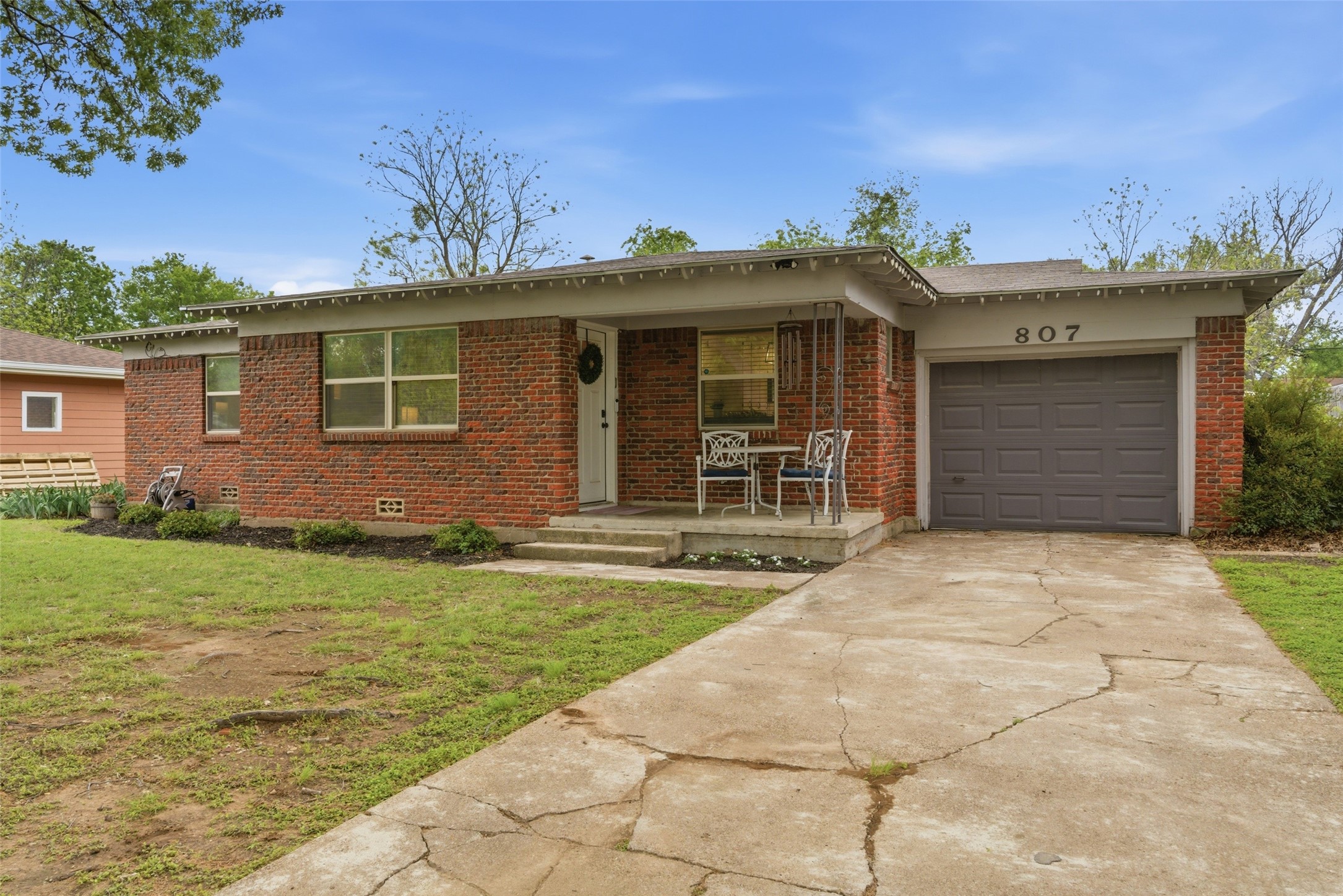 807 Elizabeth Boulevard Granbury TX 76048