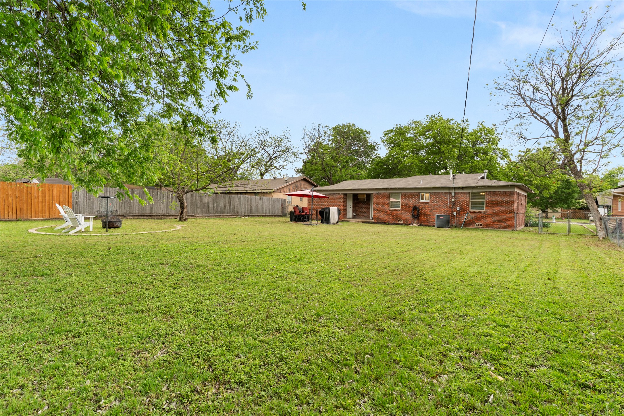 807 Elizabeth Boulevard Granbury TX 76048