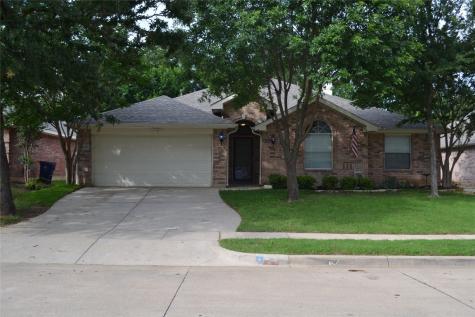 541 Oakbrook Drive Burleson TX 76028