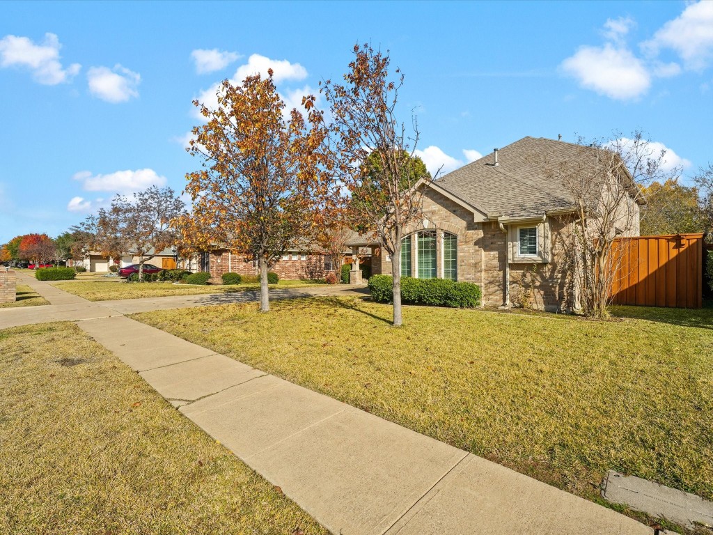 5614 Greenway Drive Rowlett TX 75089