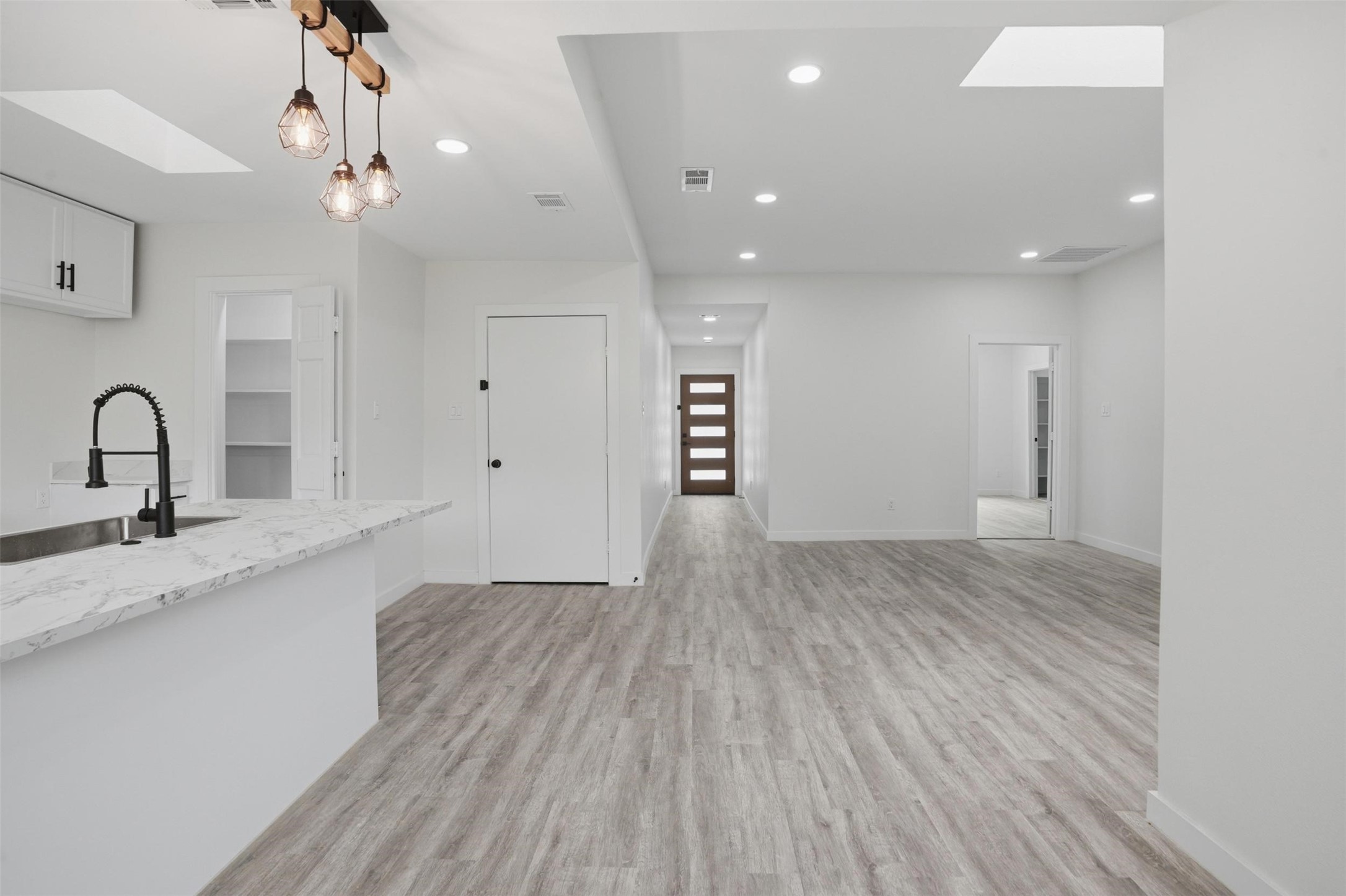 518 Royal Avenue Grand Prairie TX 75051
