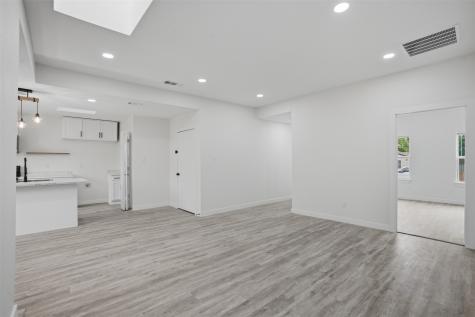 518 Royal Avenue Grand Prairie TX 75051