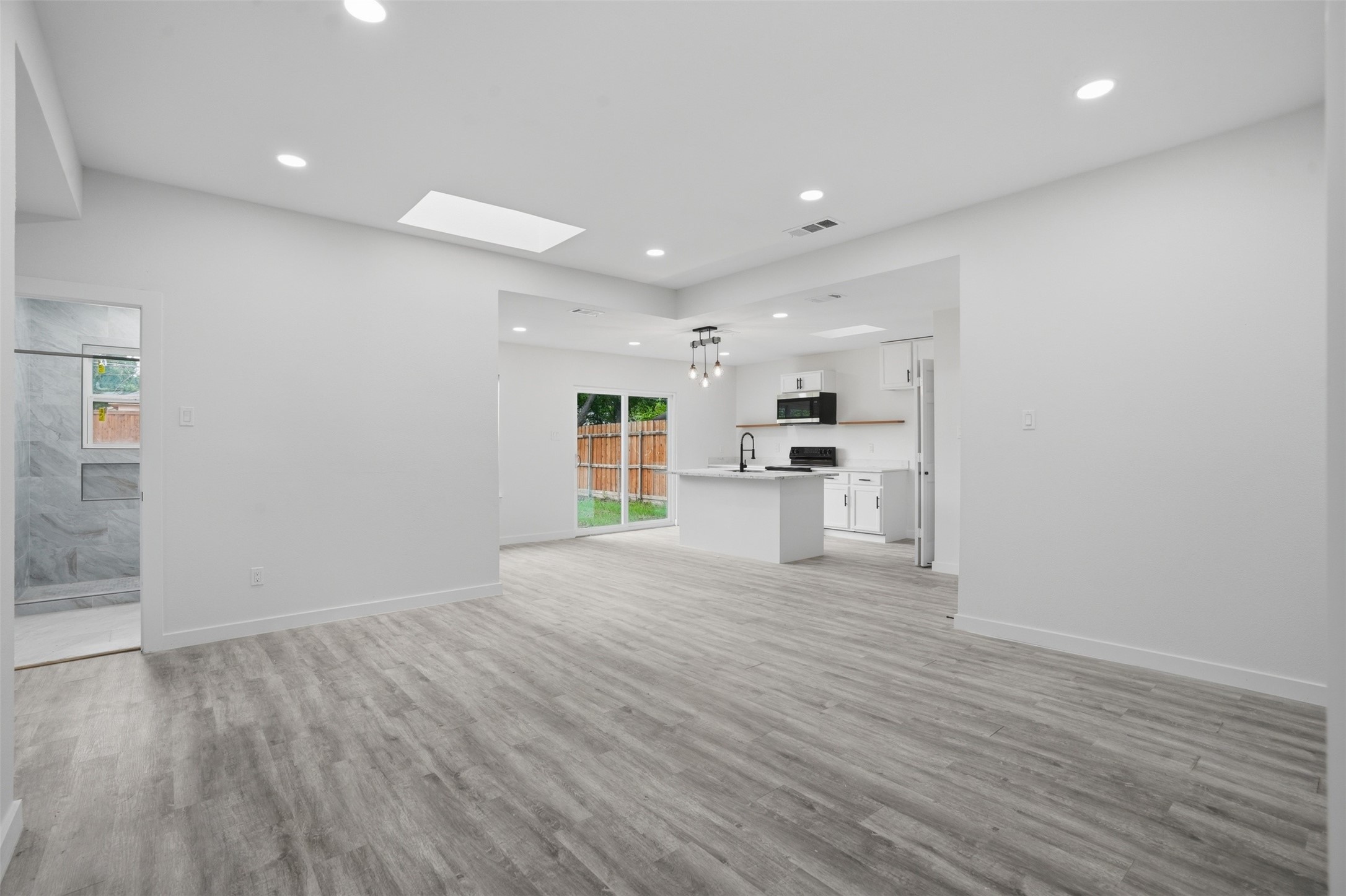 518 Royal Avenue Grand Prairie TX 75051