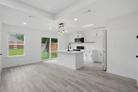 518 Royal Avenue Grand Prairie TX 75051