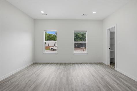 518 Royal Avenue Grand Prairie TX 75051