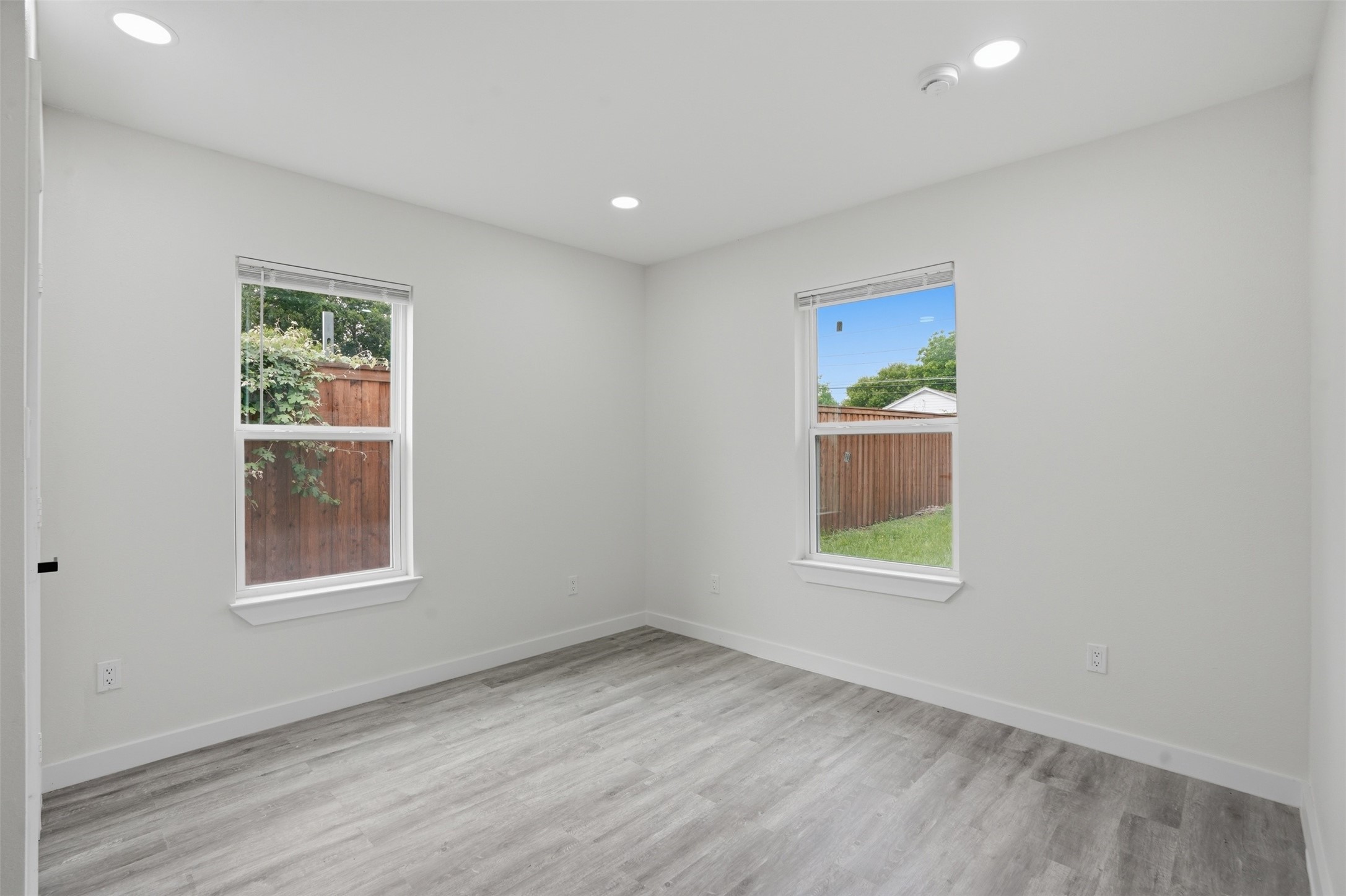 518 Royal Avenue Grand Prairie TX 75051