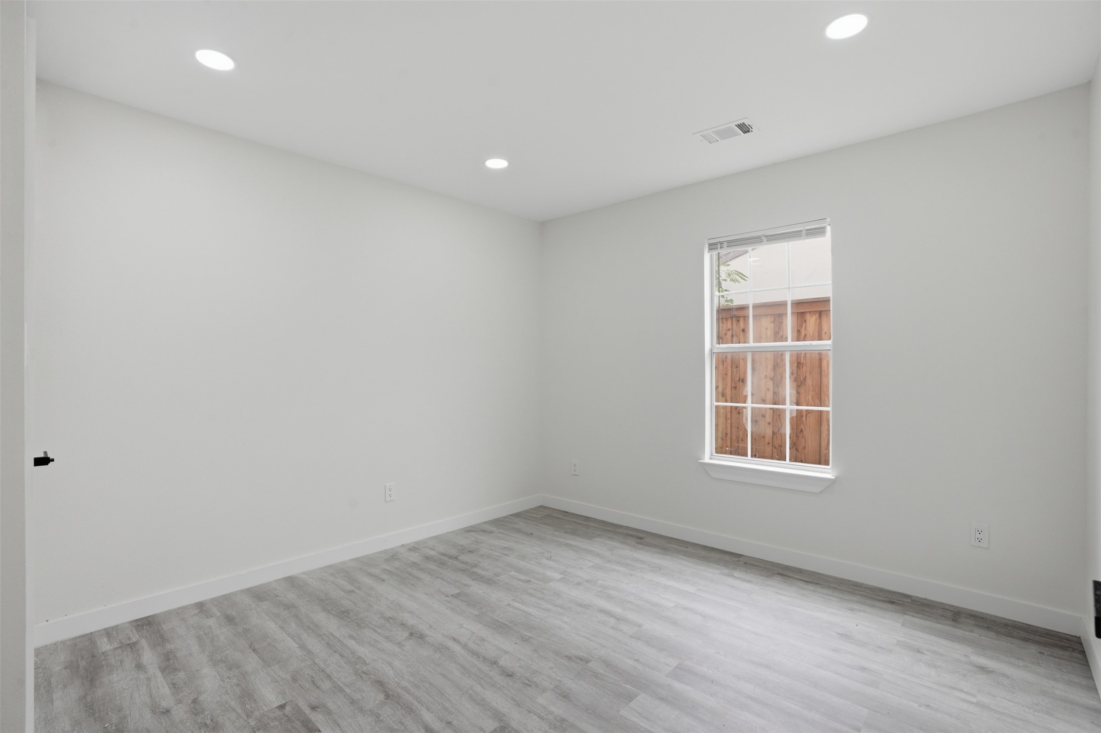 518 Royal Avenue Grand Prairie TX 75051