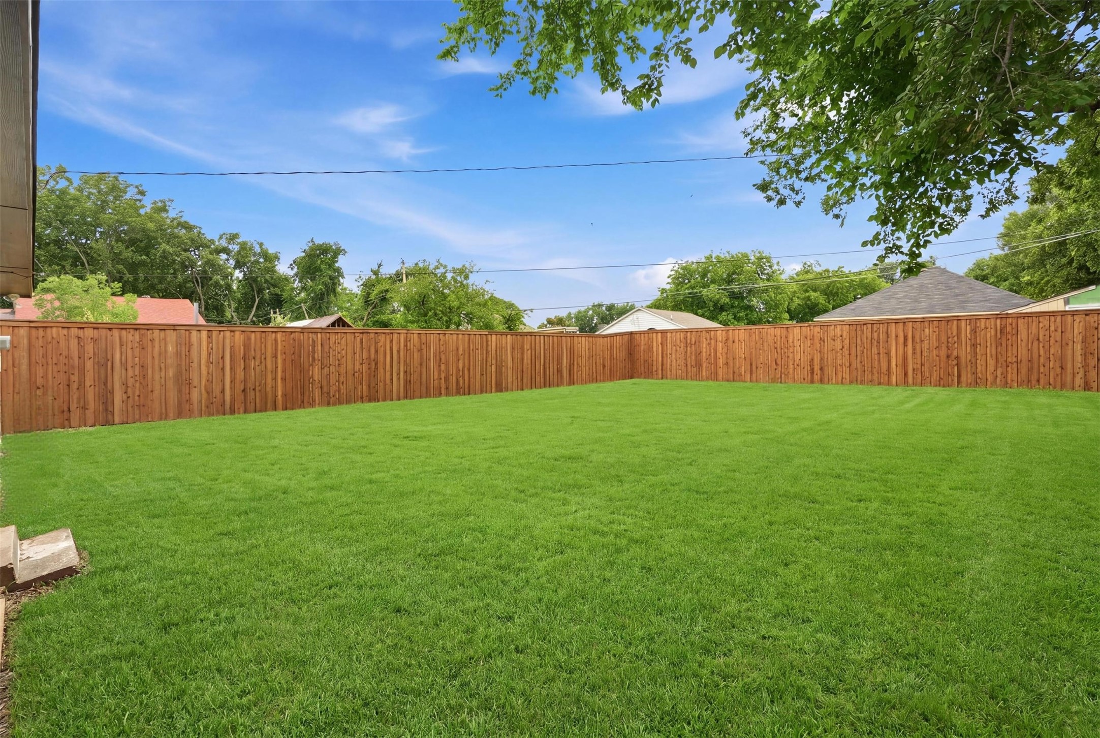 518 Royal Avenue Grand Prairie TX 75051