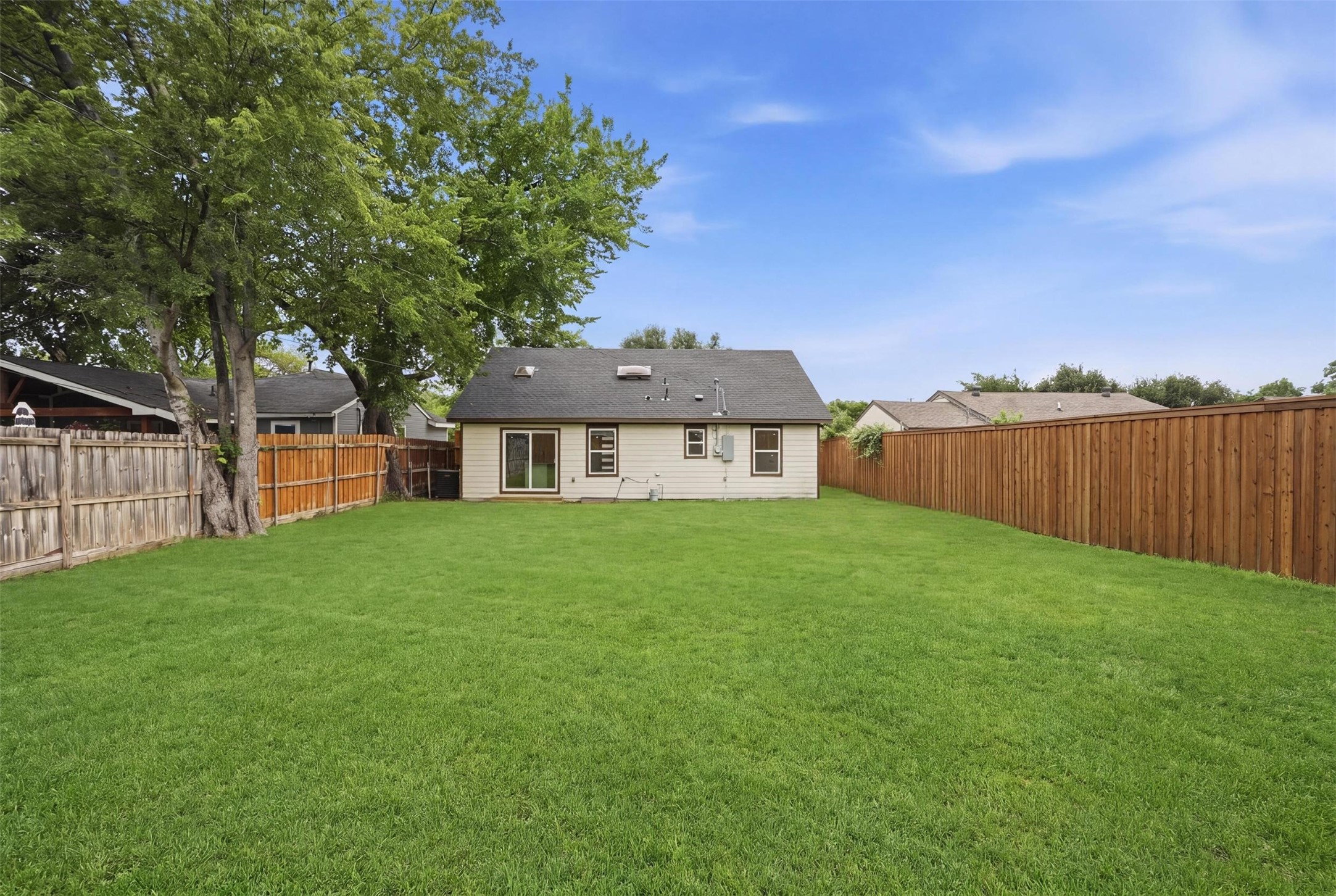 518 Royal Avenue Grand Prairie TX 75051
