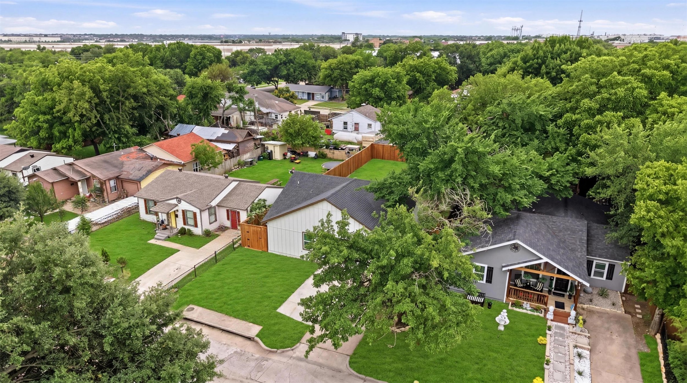 518 Royal Avenue Grand Prairie TX 75051