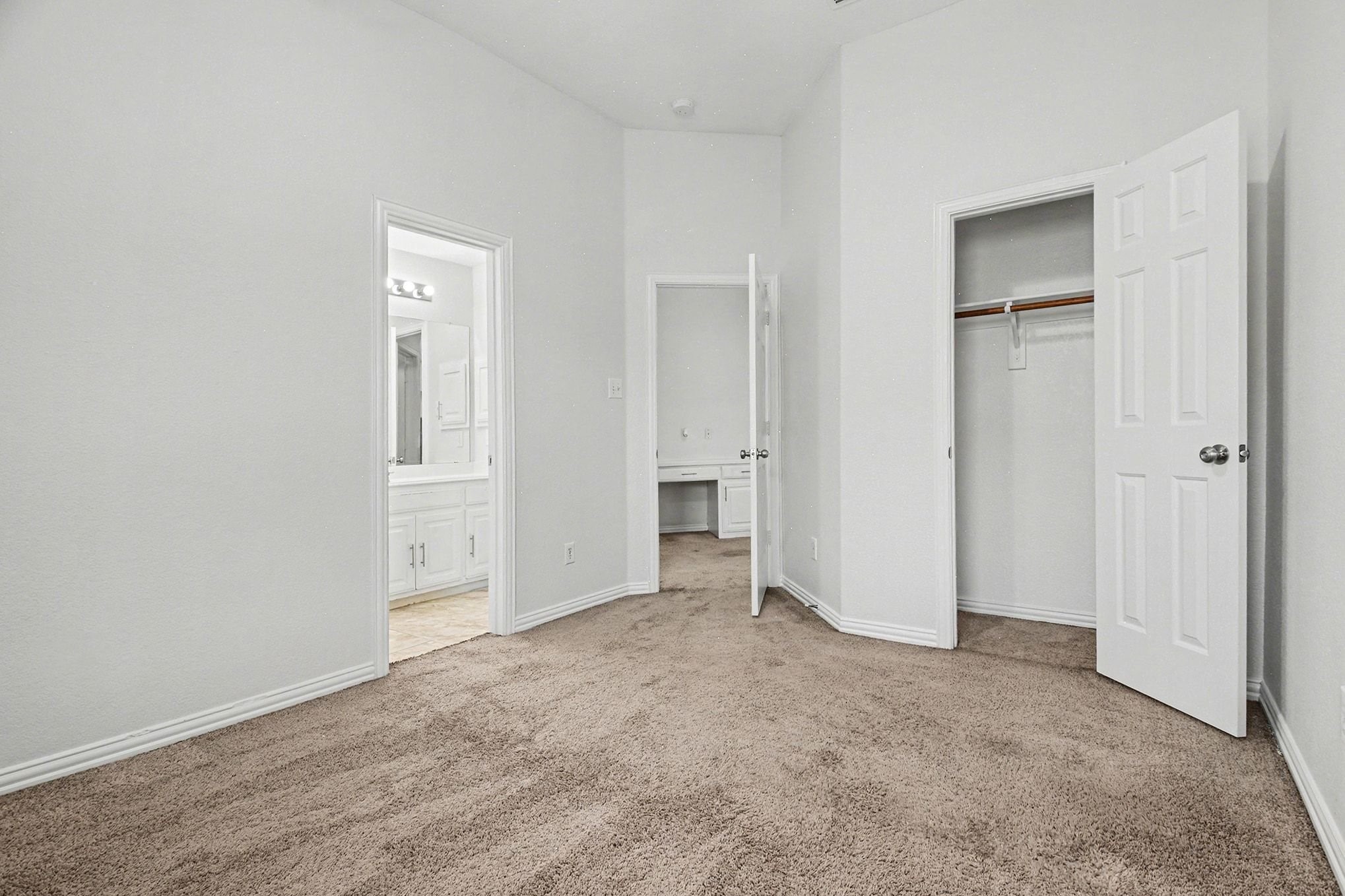 1930 Wind Lake Circle Garland TX 75040