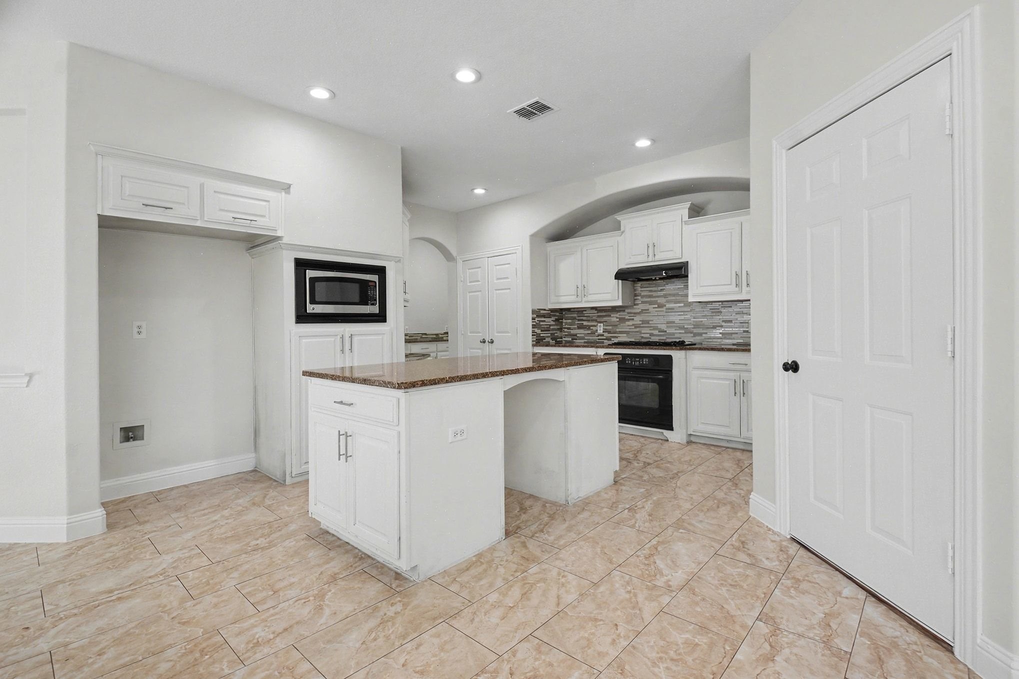 1930 Wind Lake Circle Garland TX 75040