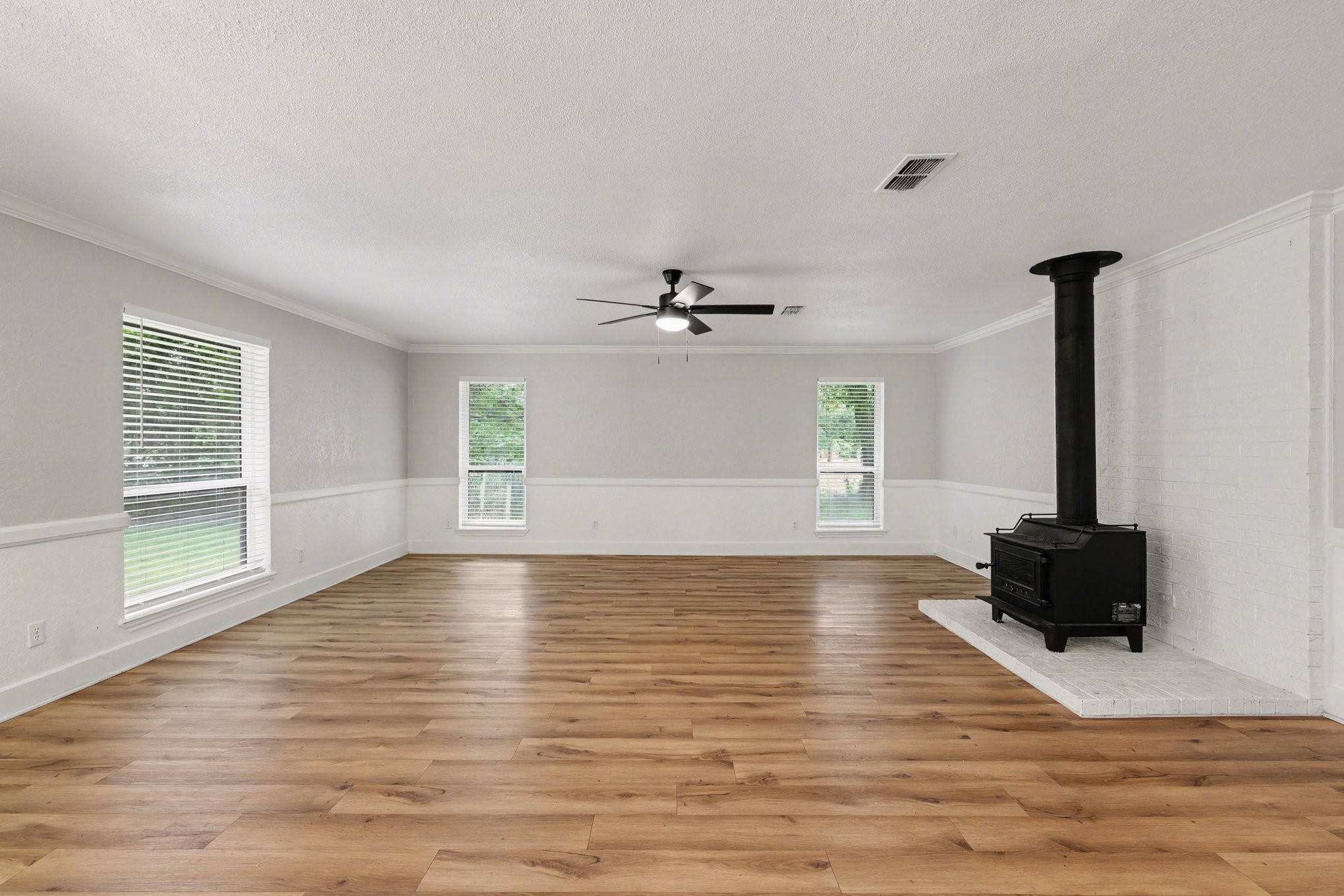 100 Pecan Circle Trenton TX 75490