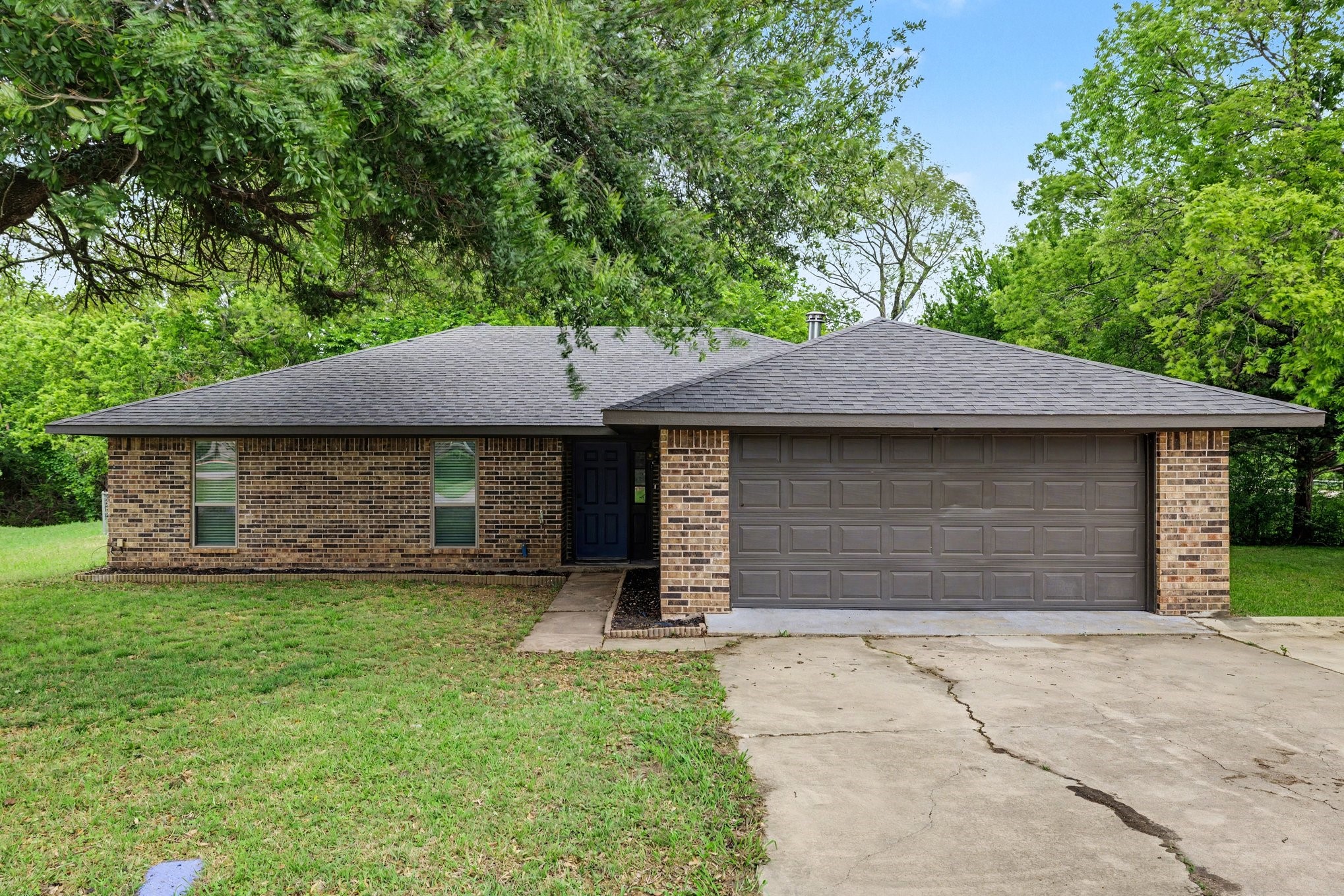 100 Pecan Circle Trenton TX 75490