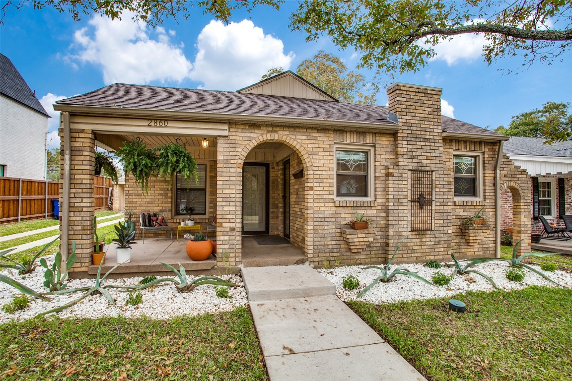 2860 Alden Avenue Dallas TX 75211