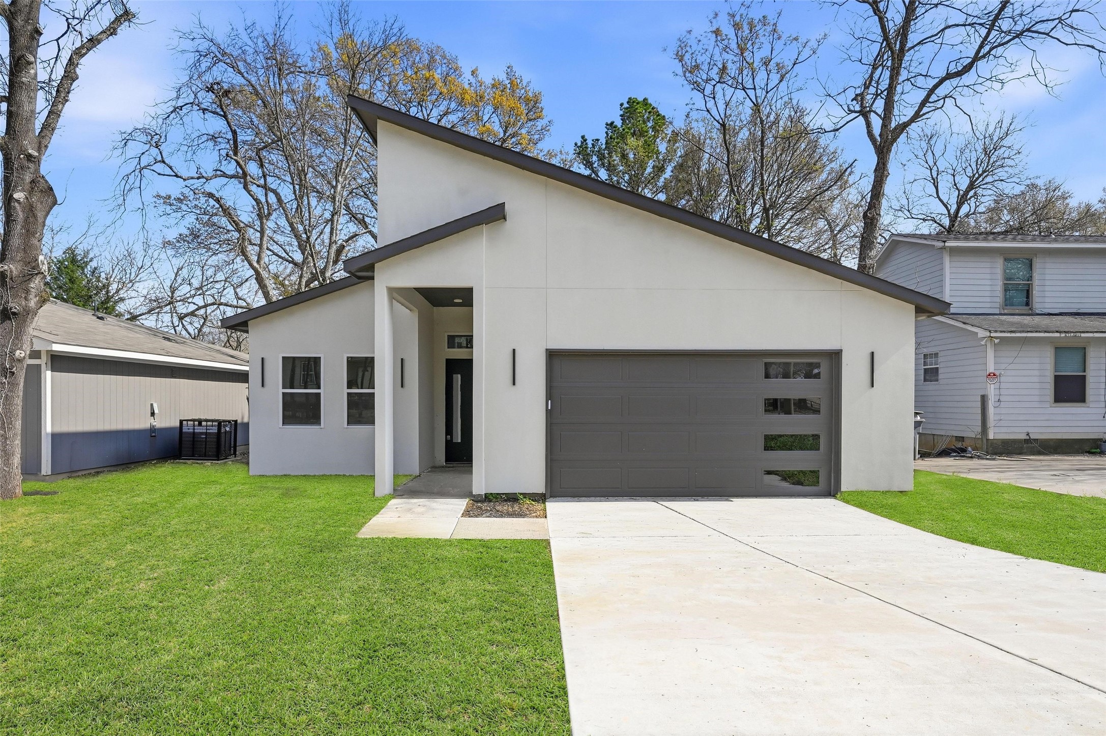 2228 Echo Lake Drive Dallas TX 75253
