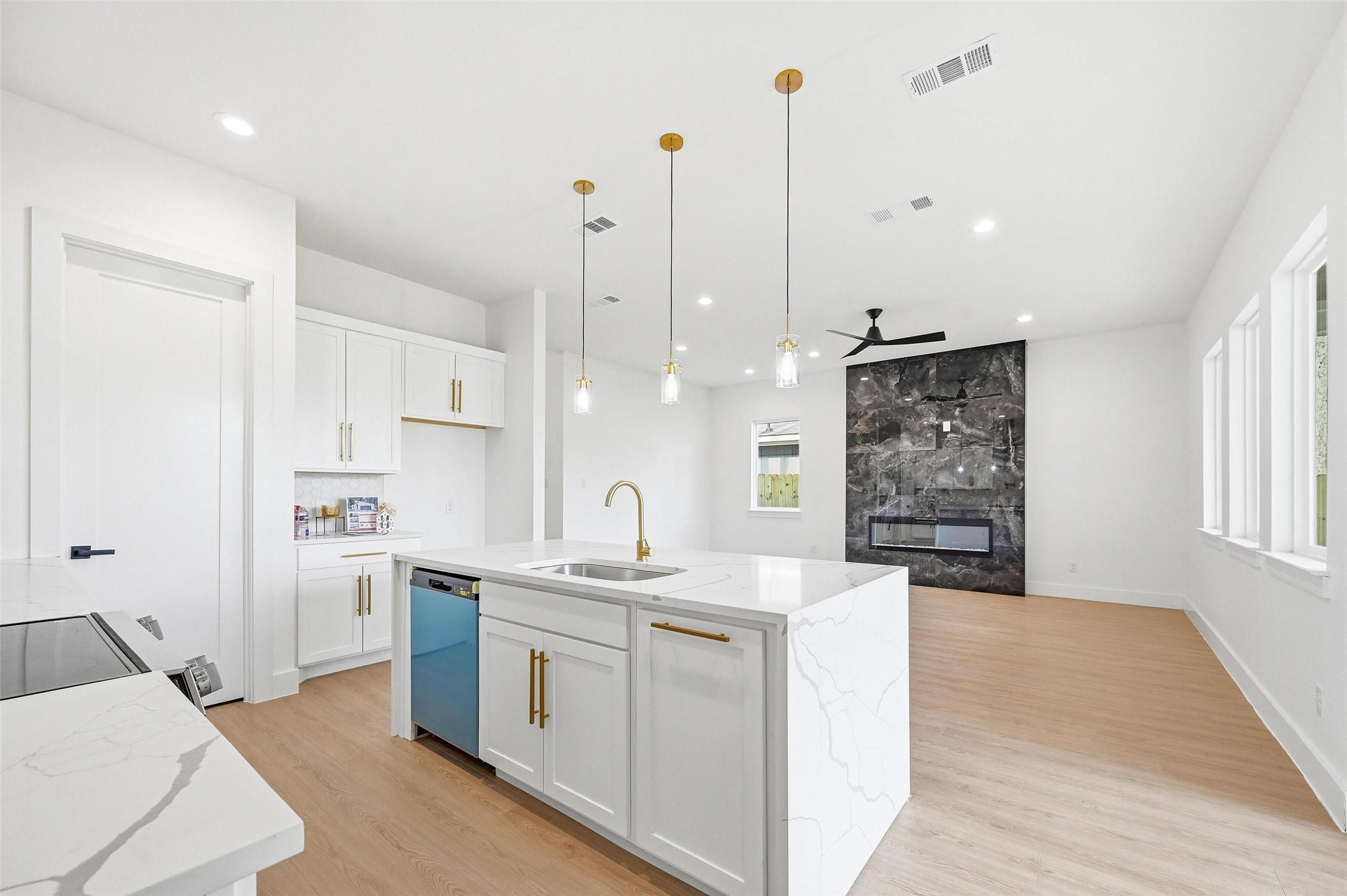 2228 Echo Lake Drive Dallas TX 75253
