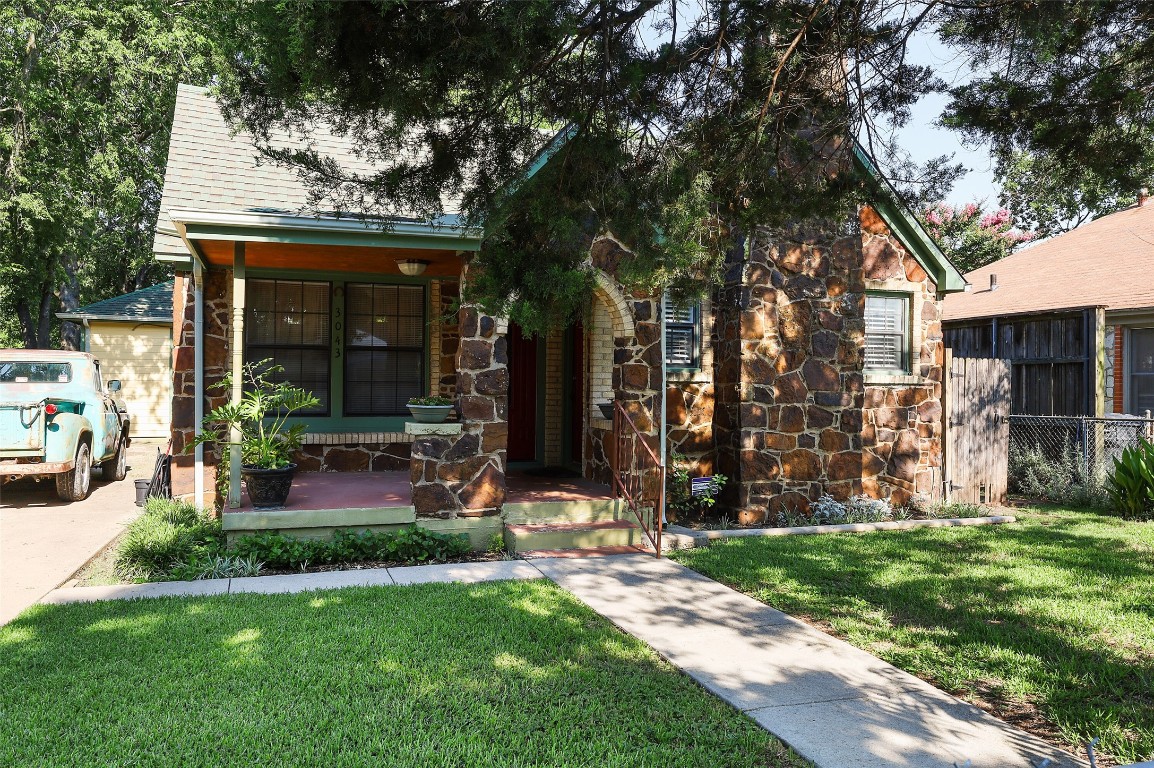 3043 Seevers Avenue Dallas TX 75216
