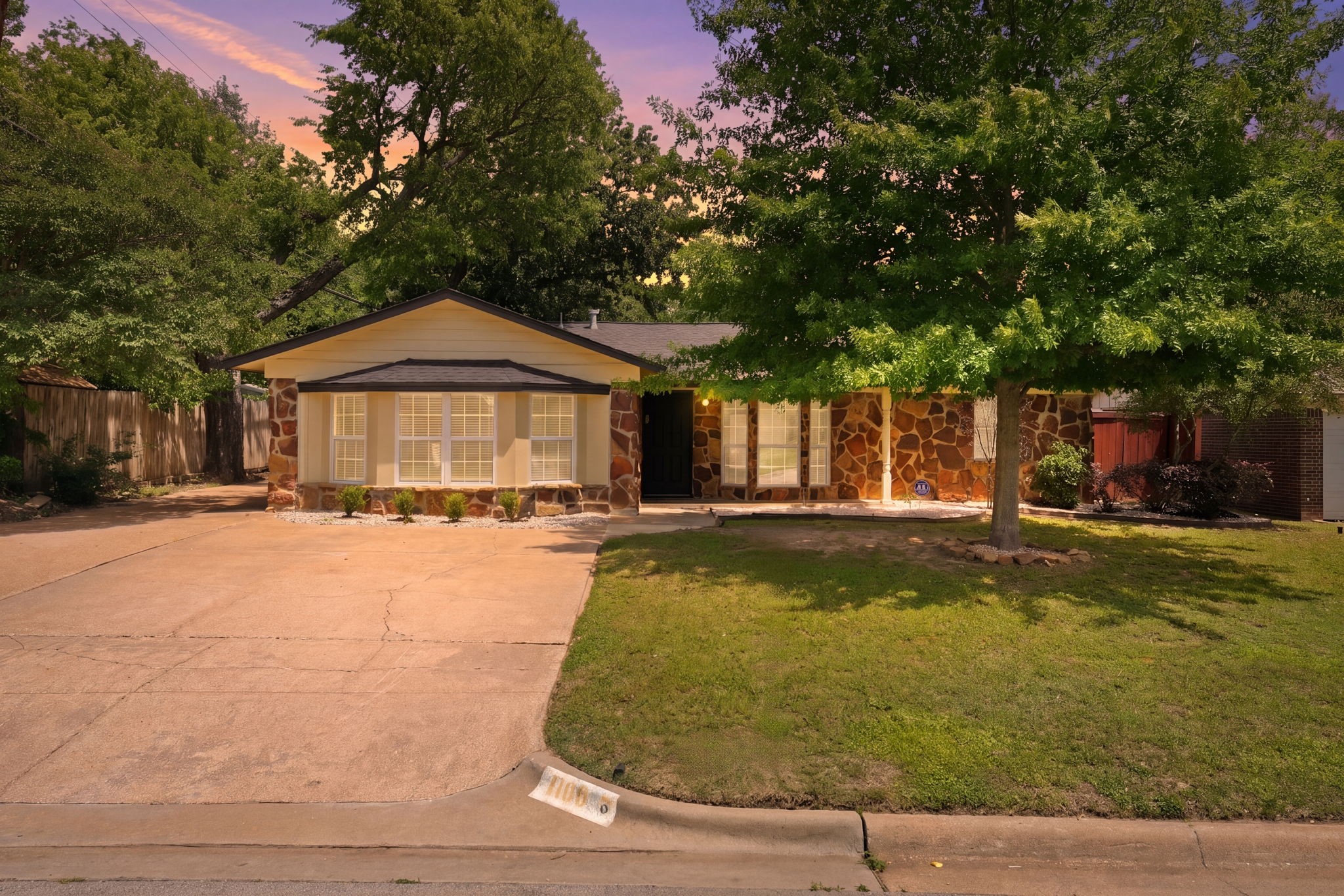 1108 Billie Ruth Lane Hurst TX 76053
