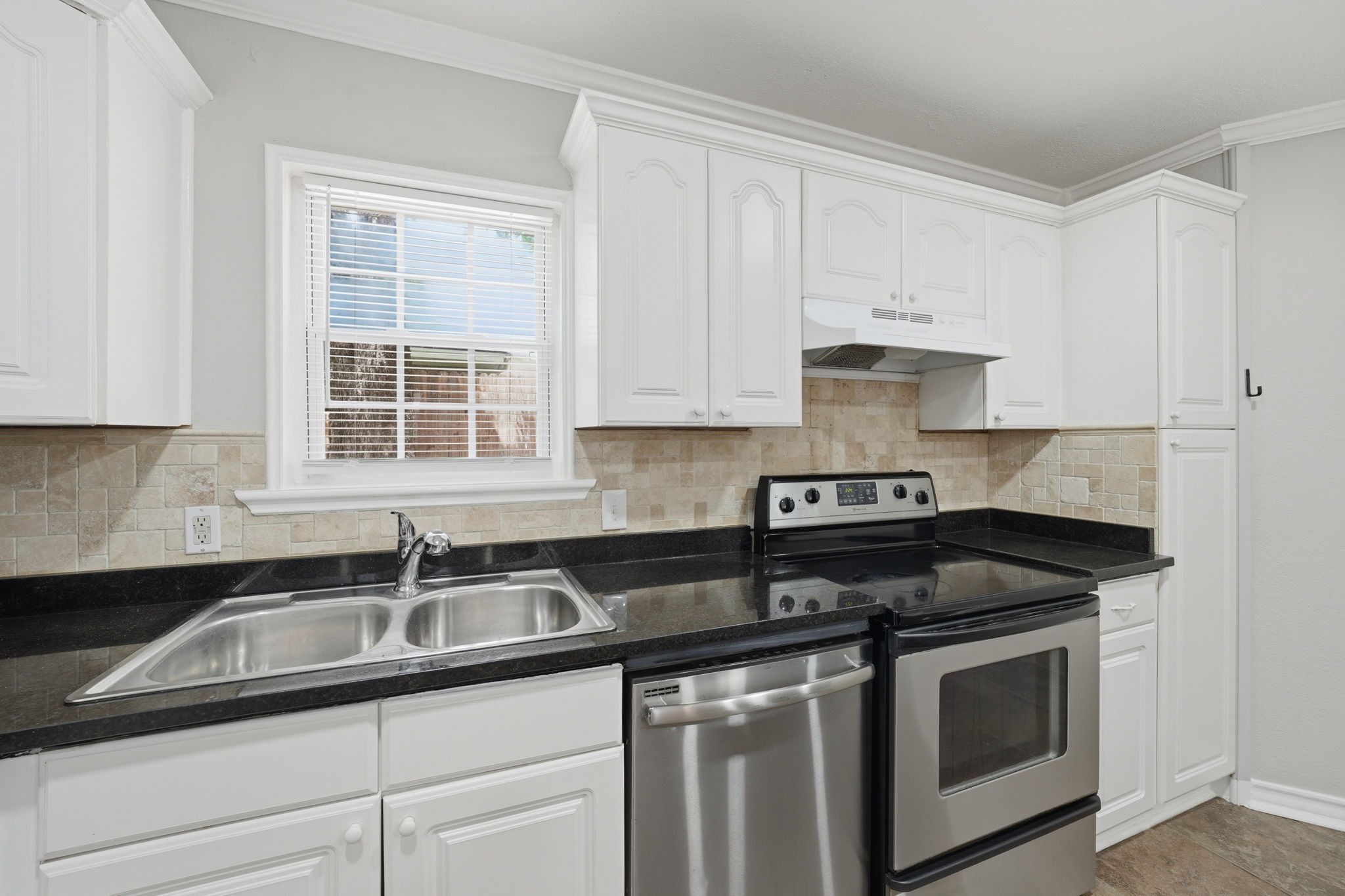 1108 Billie Ruth Lane Hurst TX 76053