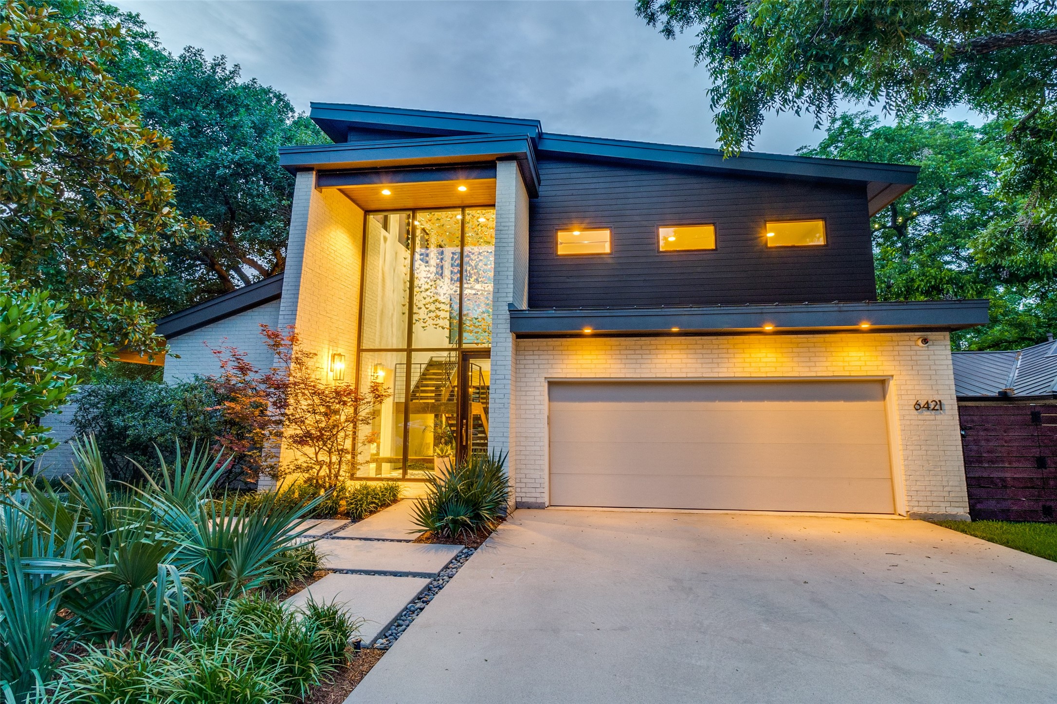 Dallas TX, 6421 Blanch Circle